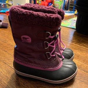 Sorel youth size 4 snow boots